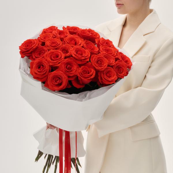 Монобукет красных роз Nina купить в Москве