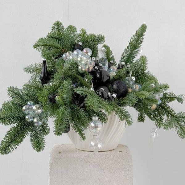 Композиция Новогодняя композиция в керамической вазе купить в Москве