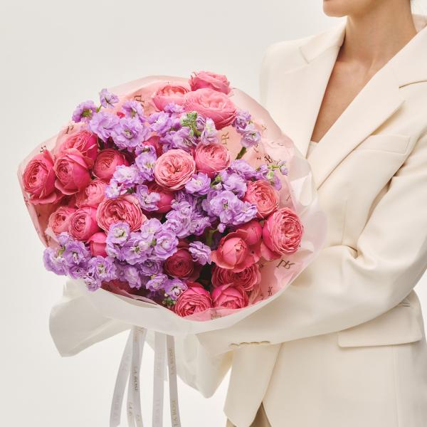 Дуобукет из кустовой розы Silva Pink с левкоем Дуобукет из кустовой розы Silva Pink с левкоем купить в Москве