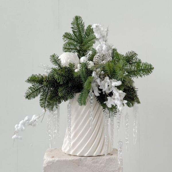 Композиция Новогодняя композиция с сосульками купить в Москве