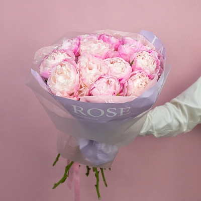 Розовые пионы