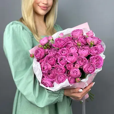 Моно кустовой розы Silva Pink в упаковке